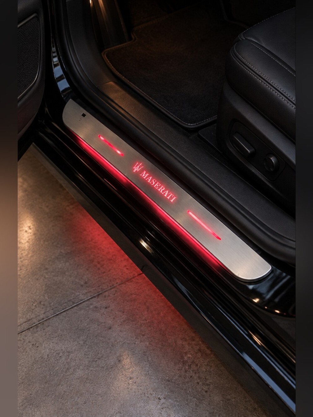 BloomCar LED Door Sill 2.0 Maserati Wireless Lighted 2-Piece Set